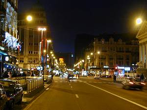 Boulevard Anspach at night - click to enlarge - anklicken zum Vergrцяern, mit ALT+F4 wieder schliessen