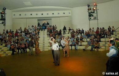 Salsa im Gangolf in Bonn - anklicken zum Vergrцяern - click to enlarge
