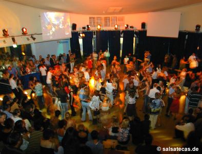 Salsa im Gangolf in Bonn - anklicken zum Vergrцяern - click to enlarge