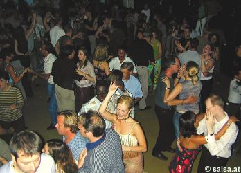 Salsa im Gangolf in Bonn - anklicken zum Vergrцяern - click to enlarge