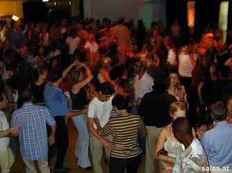 Salsa im Gangolf in Bonn - anklicken zum Vergrцяern - click to enlarge