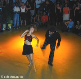 Salsa im Gangolf in Bonn - anklicken zum Vergrцяern - click to enlarge