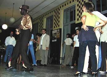 Salsa im Cafй der Kunsthalle in Bonn - anklicken zum Vergrцяern - click to enlarge