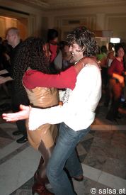 Salsa in der Redoute in Bonn - anklicken zum Vergrцяern - click to enlarge