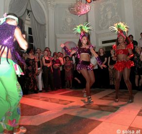 Salsa in der Redoute in Bonn - anklicken zum Vergrцяern - click to enlarge