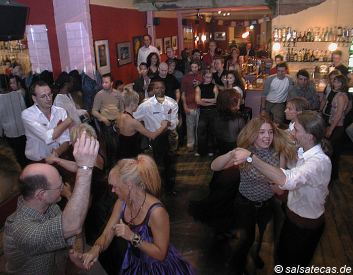Salsa in Duisburg (anklicken zum Vergrцяern - click to enlarge)